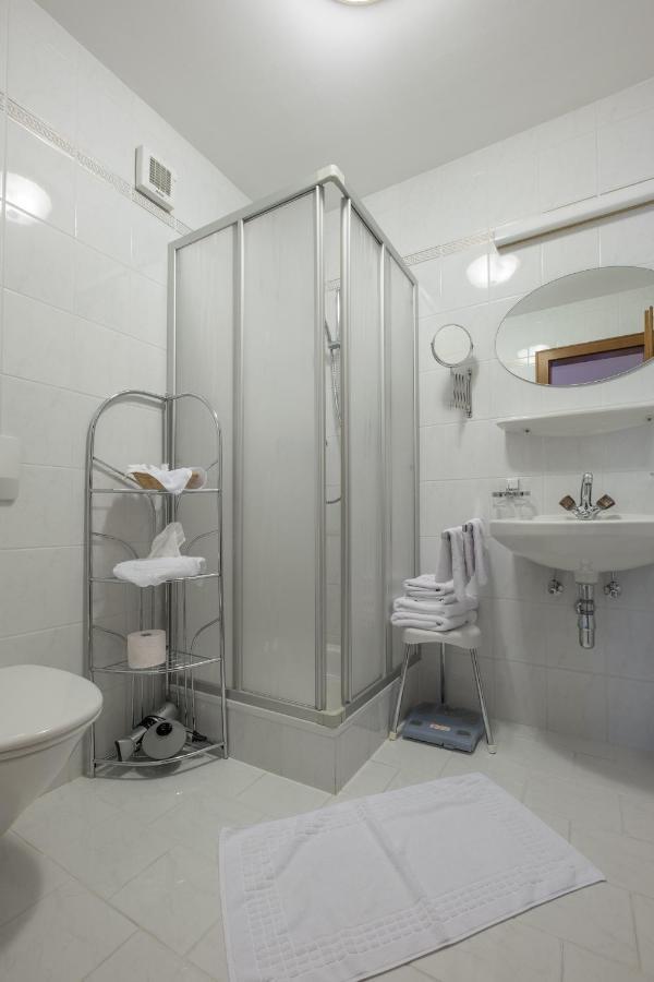Haus Montana Apartman Elbigenalp Kültér fotó