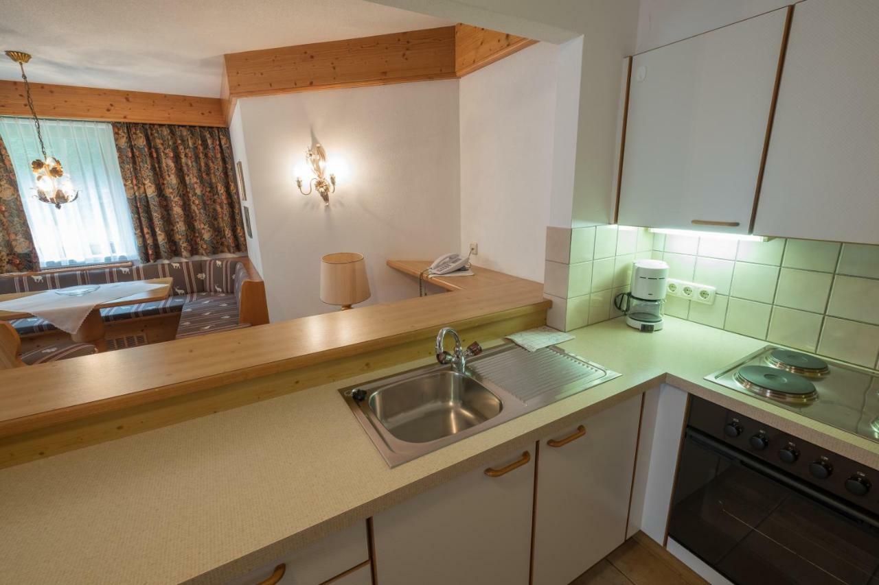 Haus Montana Apartman Elbigenalp Kültér fotó